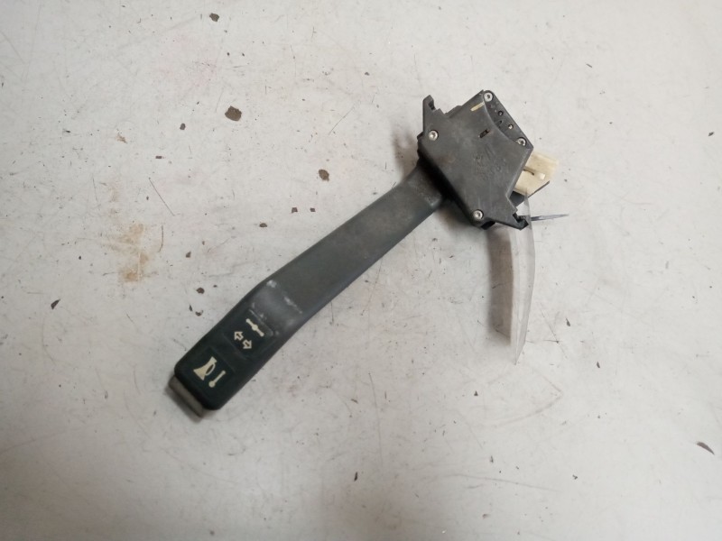 Recambio de mando intermitentes para iveco eurocargo 05.03  3.9 diesel referencia OEM IAM 93194121  