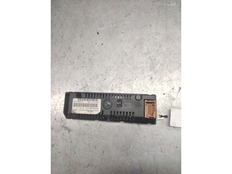 Recambio de pantalla multifuncion para peugeot 207 sport referencia OEM IAM 9664483980  