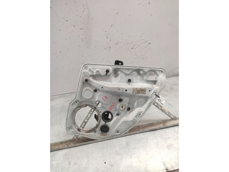 Recambio de elevalunas trasero derecho para volkswagen golf iv berlina (1j1) 1.4 16v referencia OEM IAM 1J4839756A  