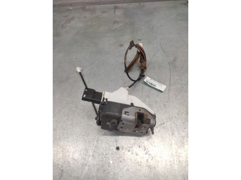 Recambio de cerradura puerta delantera derecha para peugeot partner kombi access referencia OEM IAM 828405  6 PINS