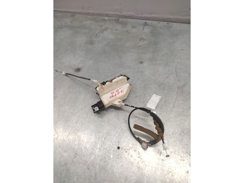 Recambio de cerradura puerta delantera derecha para peugeot partner kombi access referencia OEM IAM 828405  6 PINS