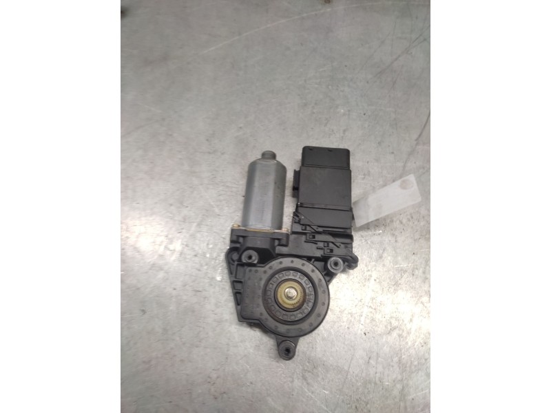 Recambio de motor elevalunas delantero izquierdo para volkswagen passat berlina (3b2) comfortline referencia OEM IAM 101430203  