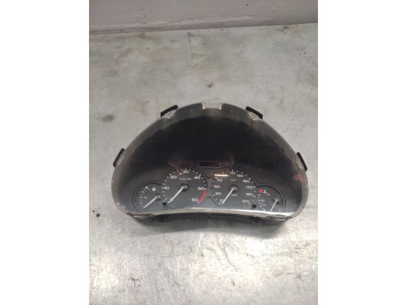 Recambio de cuadro instrumentos para peugeot 206 berlina 1.4 hdi referencia OEM IAM 9651740080  