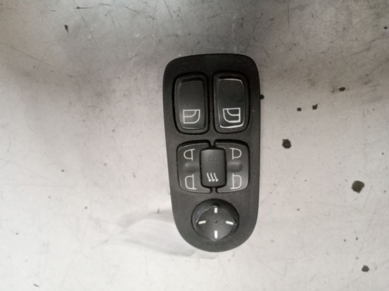 Recambio de mando elevalunas delantero izquierdo para daf serie xf105.xxx 12.9 diesel referencia OEM IAM 1811131  