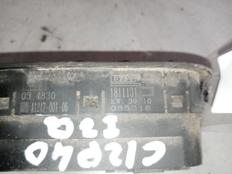 Recambio de mando elevalunas delantero izquierdo para daf serie xf105.xxx 12.9 diesel referencia OEM IAM 1811131  