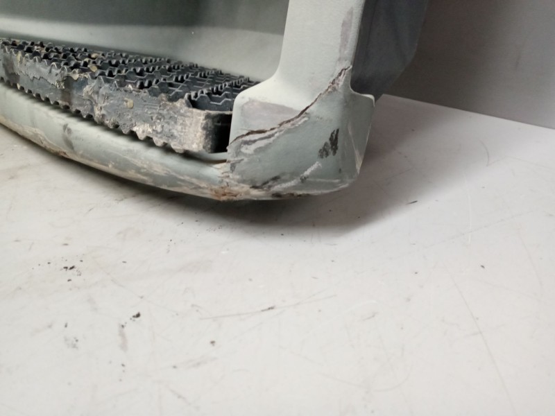 Recambio de peldaño derecho para iveco eurotech (mp) referencia OEM IAM   