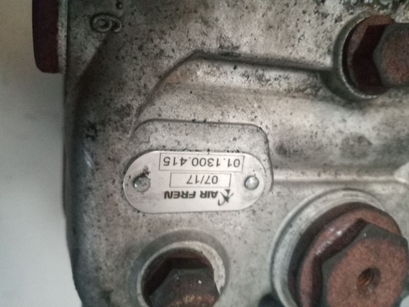 Recambio de compresor de aire para man tg-a 32.xxx 10.5 diesel referencia OEM IAM 51540007128 marca:airfren 011300415