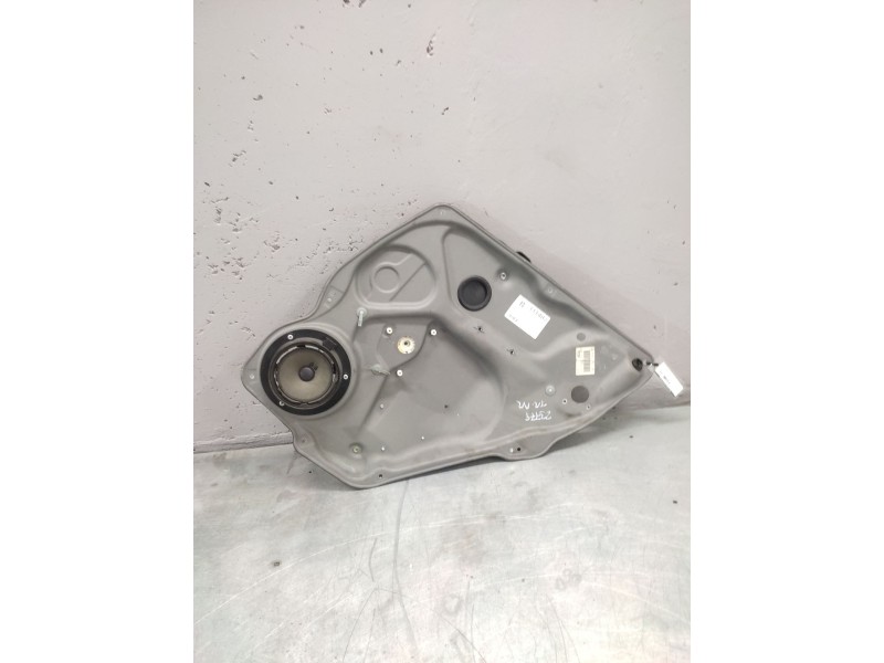 Recambio de elevalunas trasero derecho para mercedes-benz clase b (w245) 200 (245.233) referencia OEM IAM A1698901467  