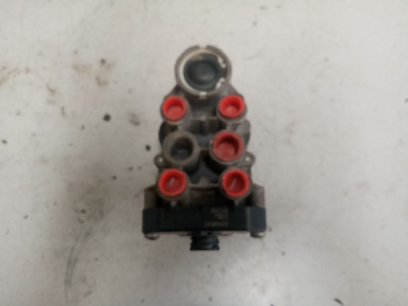 Recambio de valvula aire para iveco stralis (as) 12.9 diesel referencia OEM IAM AE4560 VALVULA SEXTUPLE K0483307N00