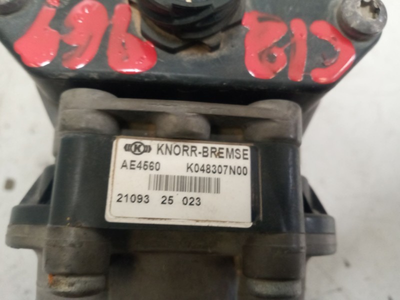 Recambio de valvula aire para iveco stralis (as) 12.9 diesel referencia OEM IAM AE4560 VALVULA SEXTUPLE K0483307N00